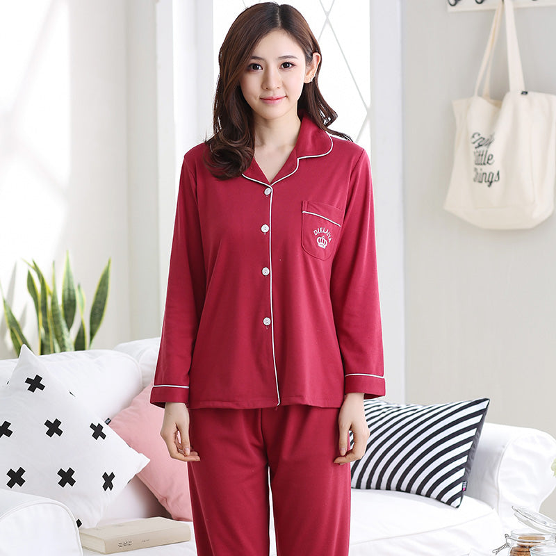 Two-piece pajamas with pure cotton buttons