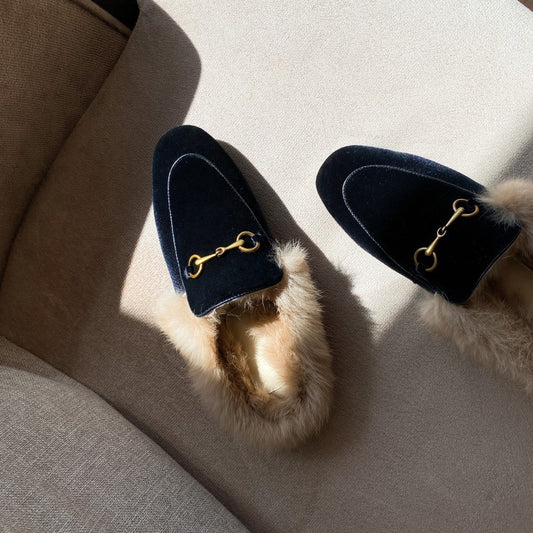 Wear rabbit fur slippers