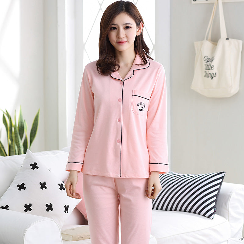 Two-piece pajamas with pure cotton buttons